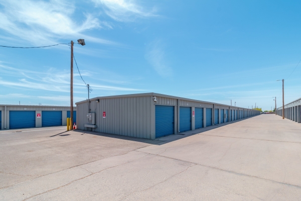 Storage Units at 10 Federal Storage - Lexington Dr - 5823 Lexington Drive
