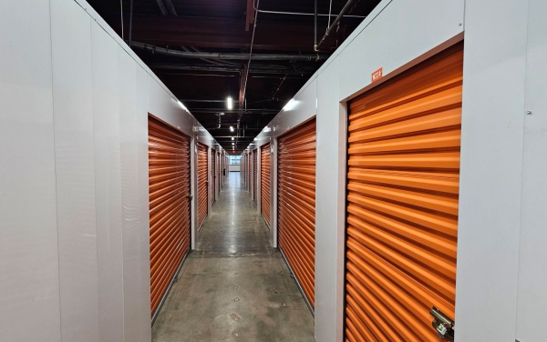 Facility photo: //images.sparefoot.com/medium/242960693050e5a20f7.jpg