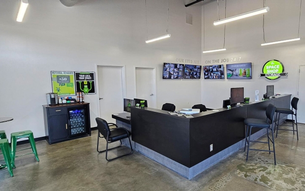 Facility photo: //images.sparefoot.com/medium/24296069b7fed46bfd1.jpg