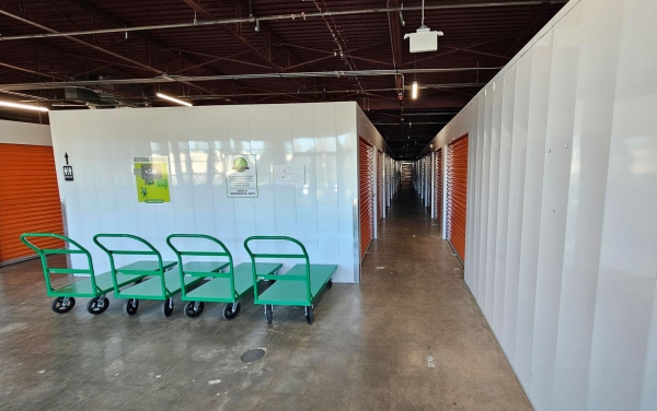 Facility photo: //images.sparefoot.com/medium/24296069b7fed78c8f0.jpg