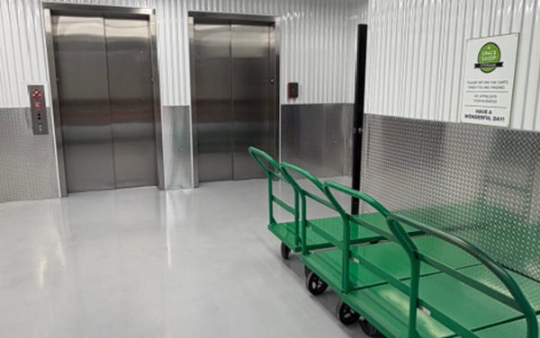 Facility photo: //images.sparefoot.com/medium/2429616967b98a452db.jpg