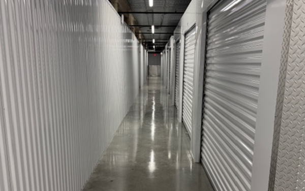 Facility photo: //images.sparefoot.com/medium/2429616967b98bd799f.jpg