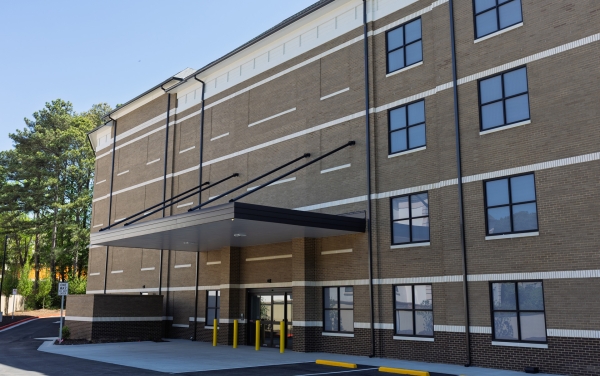 Facility photo: //images.sparefoot.com/medium/24296169dfa5a7220f9.jpg