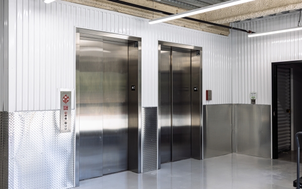 Facility photo: //images.sparefoot.com/medium/24296169dfa5ace227a.jpg