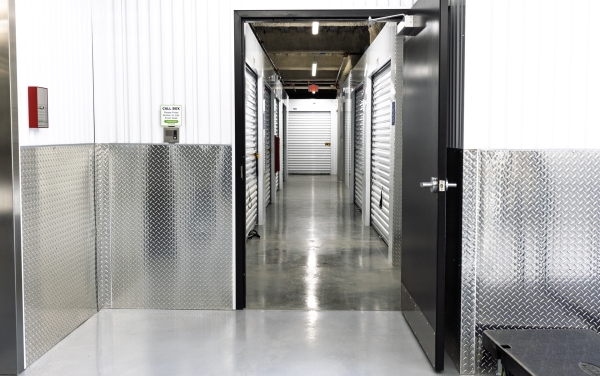 Facility photo: //images.sparefoot.com/medium/24296169dfa5ae07c44.jpg