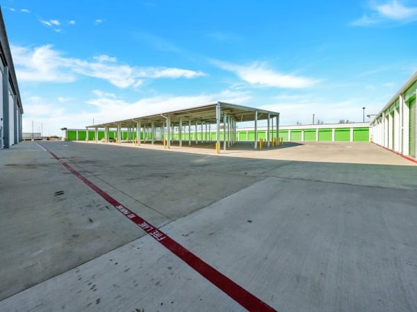 Facility photo: //images.sparefoot.com/medium/24296269c2d704296ef.jpg