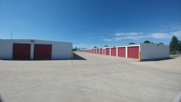 Storage Units at Five Star Storage - Gateway Dr. / HWY 2 (West of I-29) - 5118 Gateway Drive