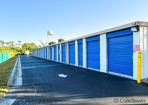 Facility photo: //images.sparefoot.com/medium/242981693a833f0acd9.jpg