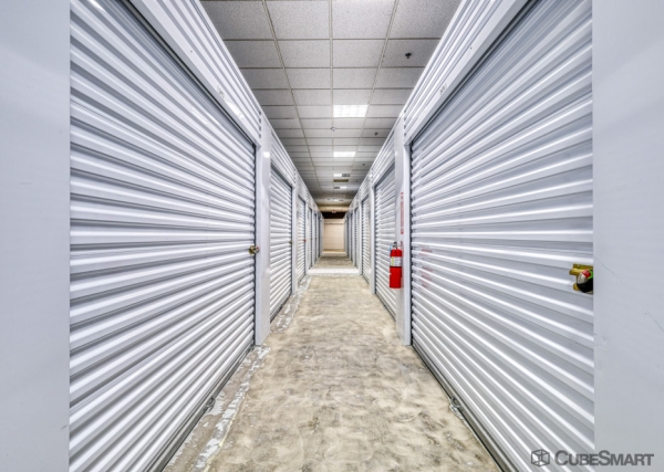 Facility photo: //images.sparefoot.com/medium/24298269fc5f7bbfec5.jpg