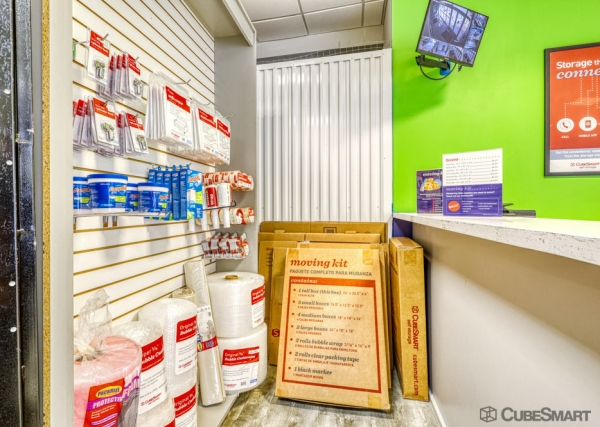 Facility photo: //images.sparefoot.com/medium/24298269fc5f7cc9658.jpg