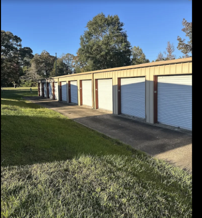 Facility photo: //images.sparefoot.com/medium/242995691ec0779b5fd.png