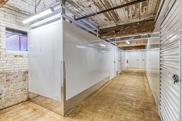 Facility photo: //images.sparefoot.com/medium/242997691d0627a6aae.jpg