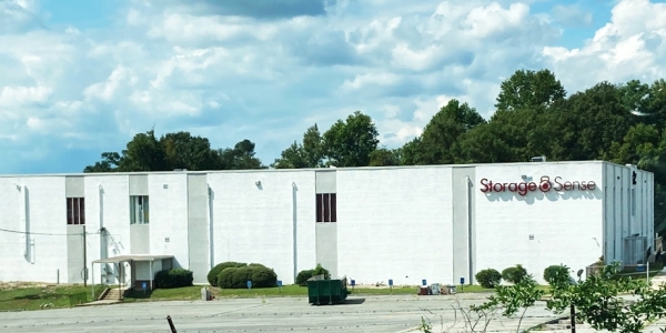 Facility photo: //images.sparefoot.com/medium/2429986949afec2451a.jpg