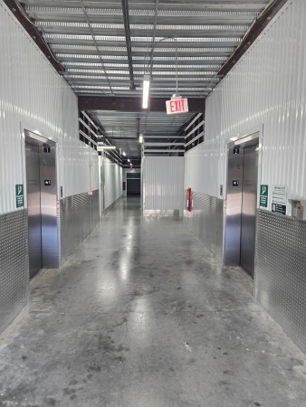 Facility photo: //images.sparefoot.com/medium/242999698a22cae107d.jpg