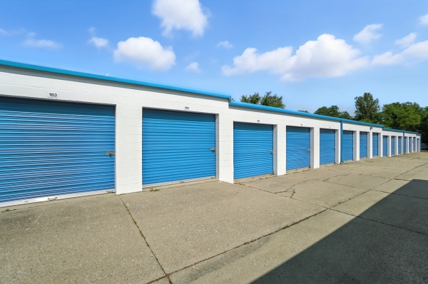 Facility photo: //images.sparefoot.com/medium/243004691e29619f46b.jpg