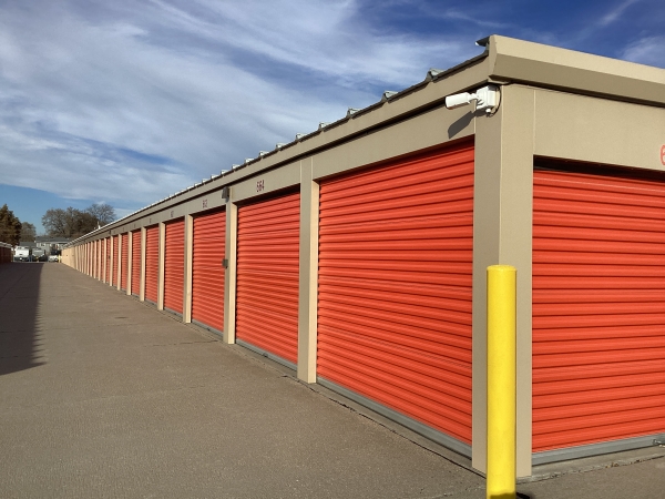 Facility photo: //images.sparefoot.com/medium/243007691e2dd40125b.jpg