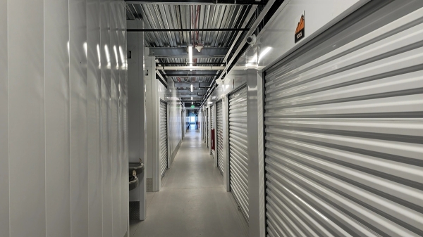 Facility photo: //images.sparefoot.com/medium/243011691d08a617abb.jpg