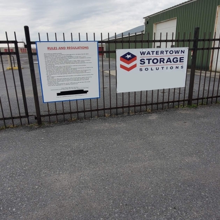 Facility photo: //images.sparefoot.com/medium/24301369261e419586c.jpg