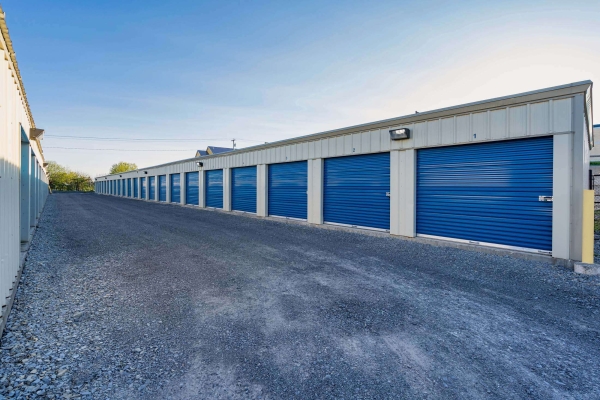 Facility photo: //images.sparefoot.com/medium/2430146938922eb4f1c.jpg