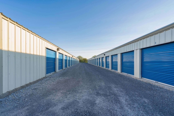 Facility photo: //images.sparefoot.com/medium/2430146938922fd8c9f.jpg