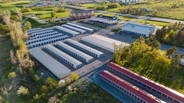 Facility photo: //images.sparefoot.com/medium/2430146938923276ca5.jpg