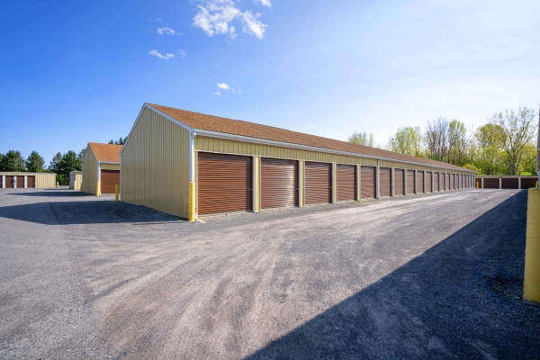 Facility photo: //images.sparefoot.com/medium/2430156938a793d860a.jpg