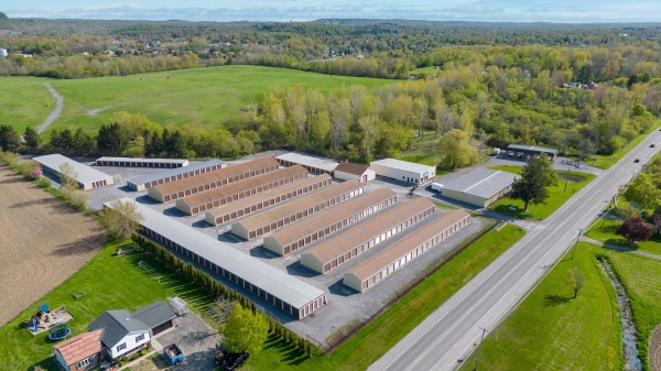 Facility photo: //images.sparefoot.com/medium/2430156938a79ae9d71.jpg