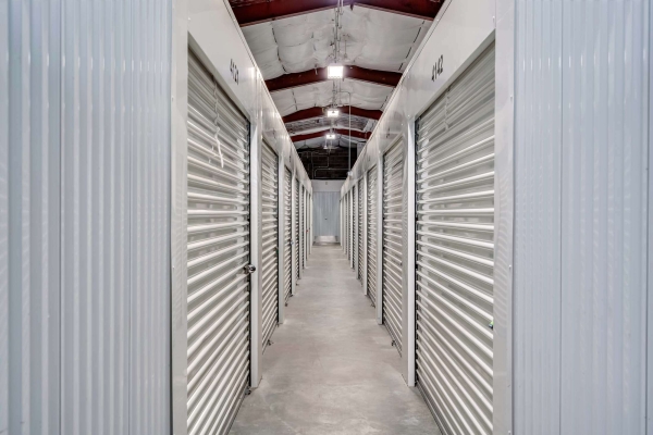 Facility photo: //images.sparefoot.com/medium/2430176938a66285499.jpg