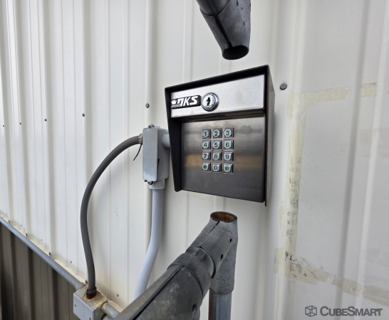 Facility photo: //images.sparefoot.com/medium/24301869fc450048dd2.jpg