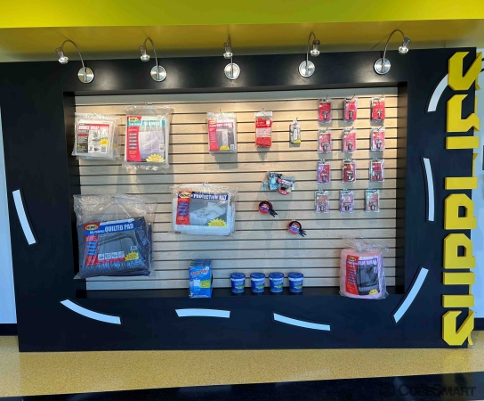 Facility photo: //images.sparefoot.com/medium/243019693d2f73a96cd.jpg