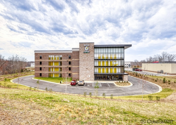 Facility photo: //images.sparefoot.com/medium/24301969df4b2c72be9.jpg