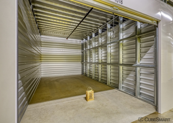 Facility photo: //images.sparefoot.com/medium/24301969f5b10f57c73.jpg