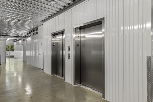 Facility photo: //images.sparefoot.com/medium/2430226a316b7953e01.jpg