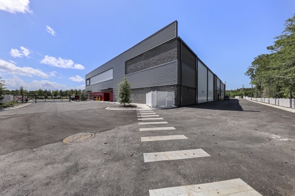Facility photo: //images.sparefoot.com/medium/2430226a316b80394ec.jpg