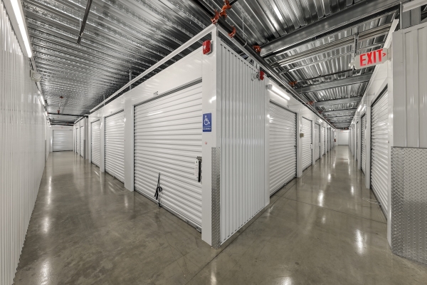 Facility photo: //images.sparefoot.com/medium/2430226a316b84dddc5.jpg