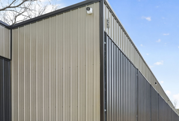 Facility photo: //images.sparefoot.com/medium/2430256a20493c93c8a.png