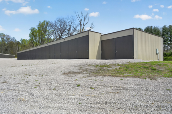 Facility photo: //images.sparefoot.com/medium/2430256a20493fa0739.png