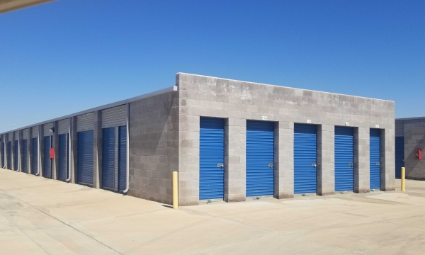 Facility photo: //images.sparefoot.com/medium/243033691de62915468.jpg