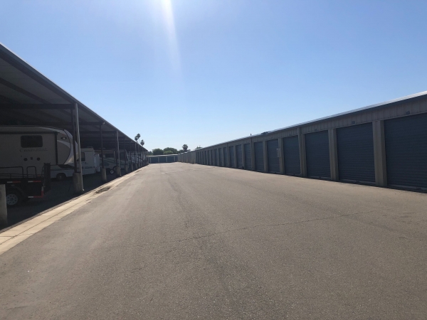 Facility photo: //images.sparefoot.com/medium/243036691df95699951.jpg