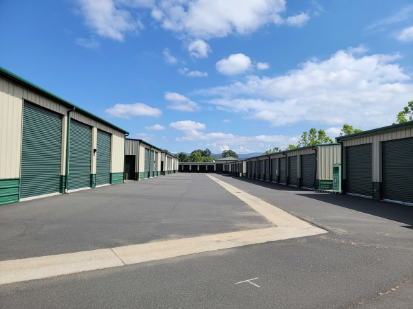 Facility photo: //images.sparefoot.com/medium/243040691deb02994f1.jpg