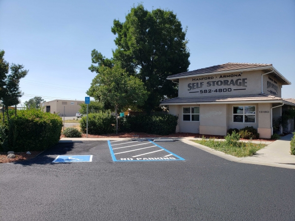 Facility photo: //images.sparefoot.com/medium/243042691e50b29ff34.jpg