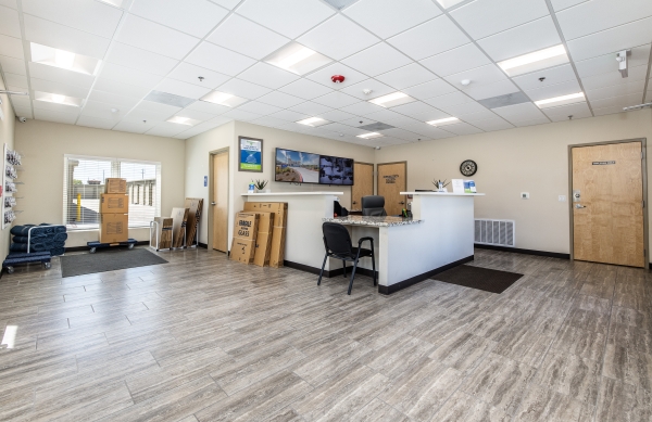 Facility photo: //images.sparefoot.com/medium/243043691e51f2055e5.jpg