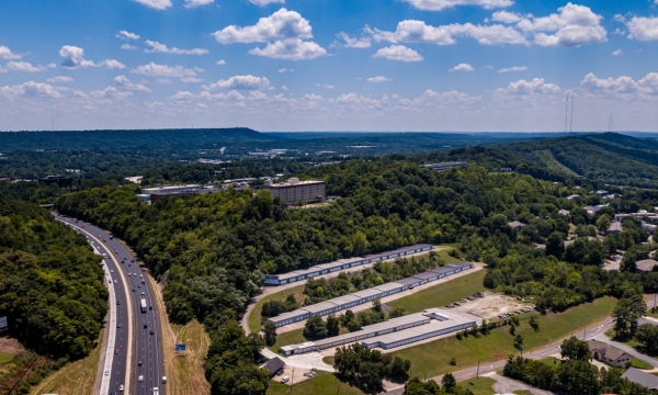 Facility photo: //images.sparefoot.com/medium/243051691e4b46cf3c9.jpg