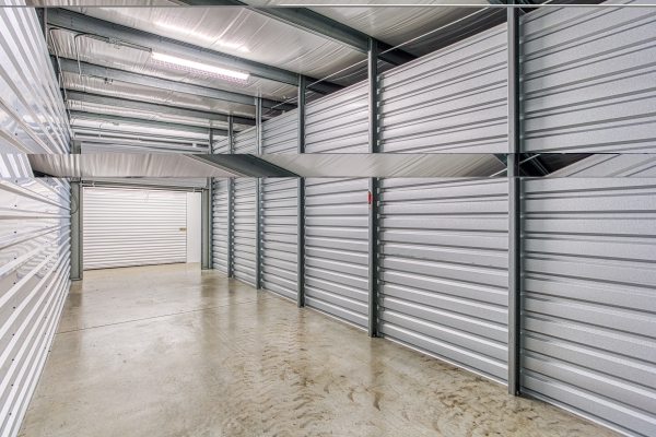 Facility photo: //images.sparefoot.com/medium/2430516a57c136f0e18.jpg