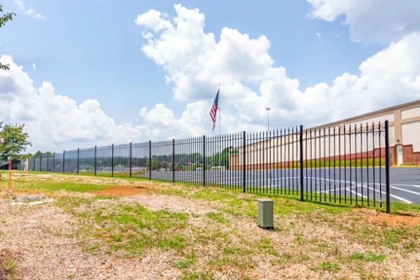 Facility photo: //images.sparefoot.com/medium/2430576926191c00a69.png