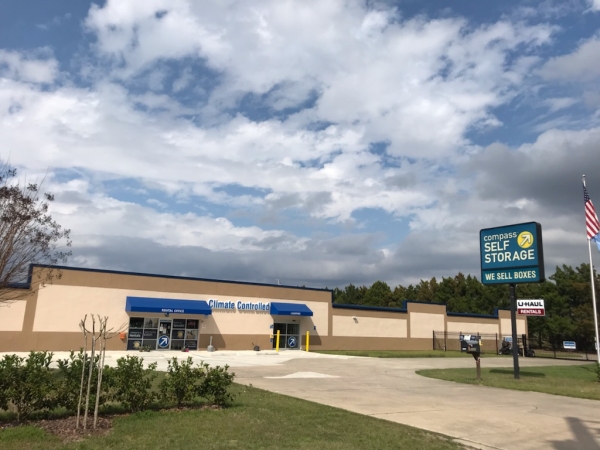 Facility photo: //images.sparefoot.com/medium/2430626920bf2021657.jpg