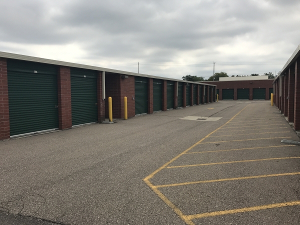 Facility photo: //images.sparefoot.com/medium/2430636920c081c0a02.jpg