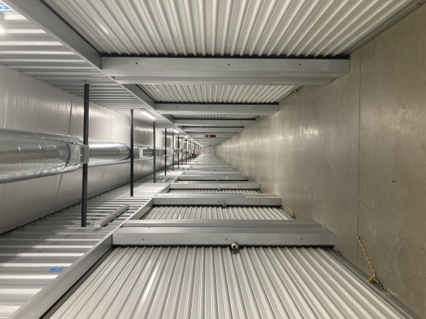 Facility photo: //images.sparefoot.com/medium/24306469207f2552d7a.jpg