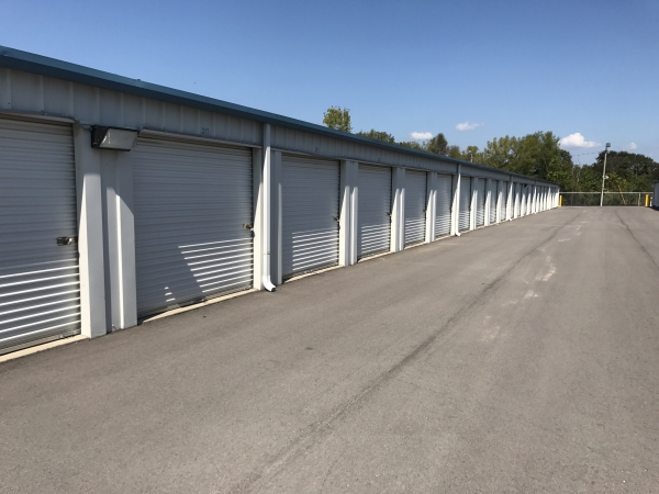 Facility photo: //images.sparefoot.com/medium/24306469207f3ca7010.jpg