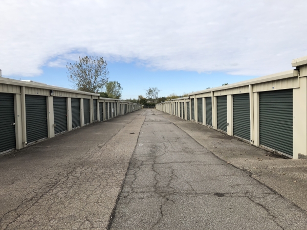 Facility photo: //images.sparefoot.com/medium/243073692455ec6db69.jpg